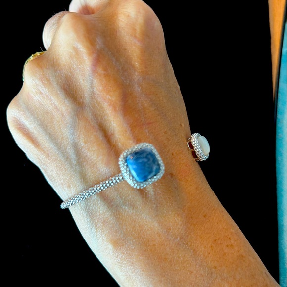 Kendra Scott blue lupus and pearl bracelet New.used for displays. - Picture 4 of 5